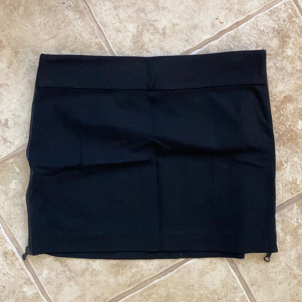 Diane von Furstenberg black mini skirt size 8